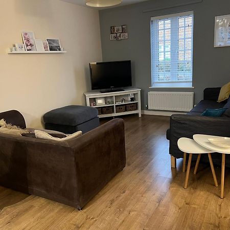Home Away From Home: Cozy Two Bedroom Apartment Banbury Luaran gambar