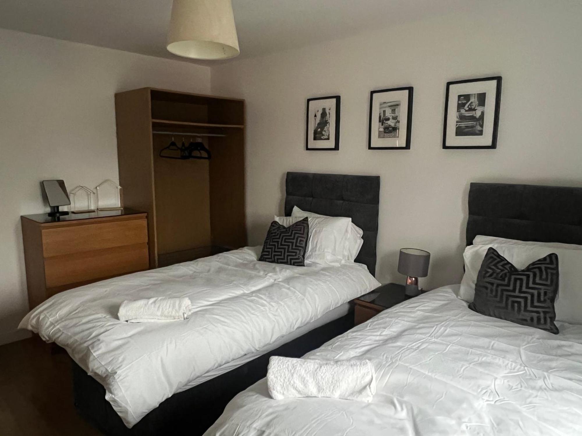 Home Away From Home: Cozy Two Bedroom Apartment Banbury Luaran gambar